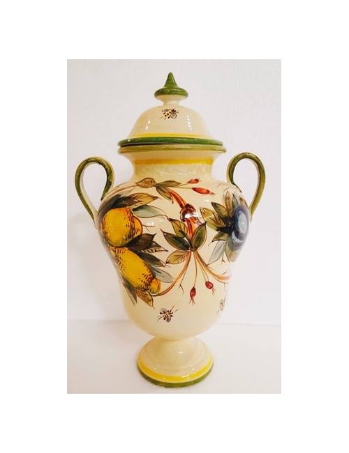 Potiche in ceramica  con  frutti ammannati 