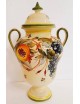 Potiche in ceramica  con  frutti ammannati 